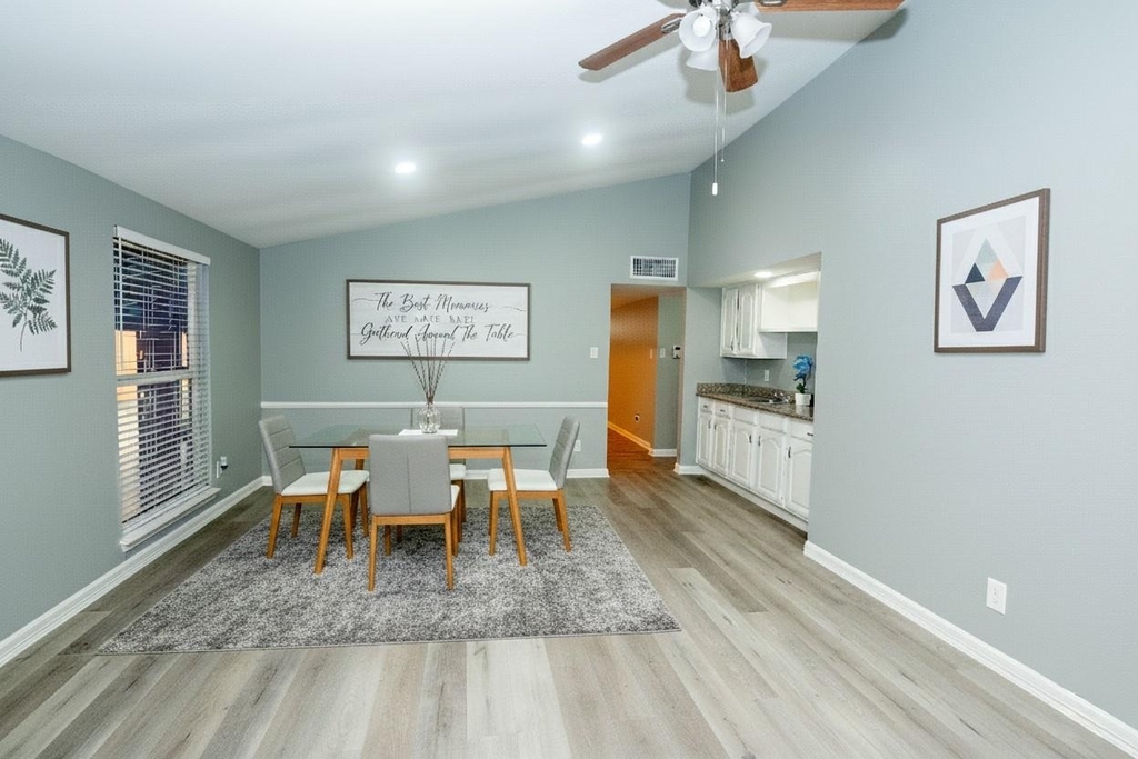 7206 La Granada Drive - Photo 2