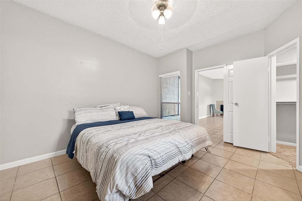 10855 Meadowglen Lane - Photo 13