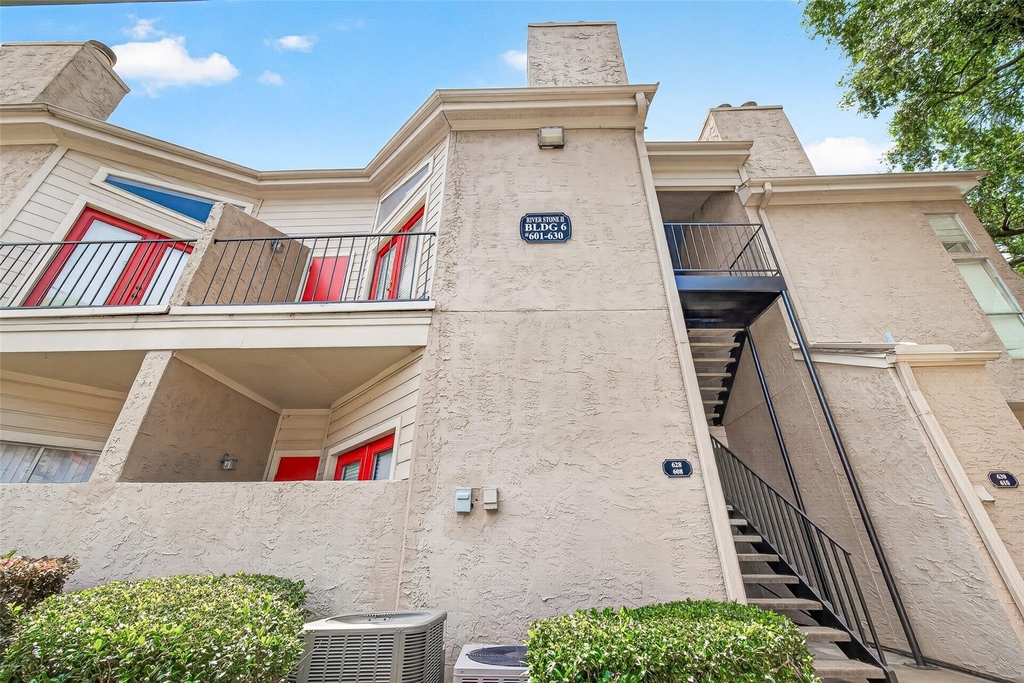 10855 Meadowglen Lane - Photo 23
