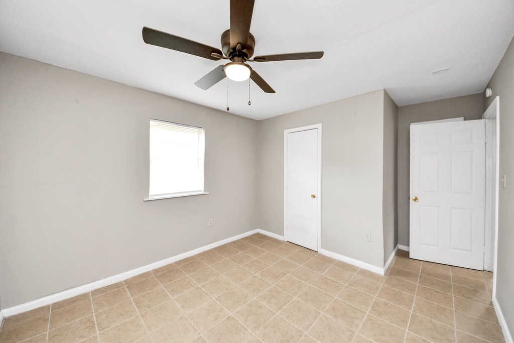 3914 Hoffman St Street - Photo 17