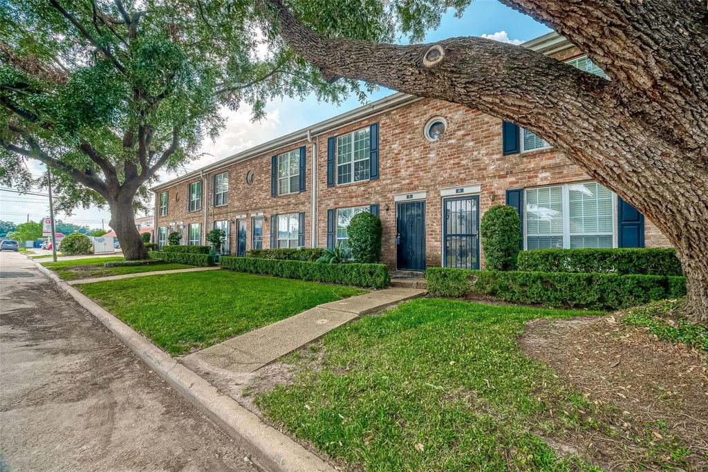 6410 Del Monte Drive - Photo 2