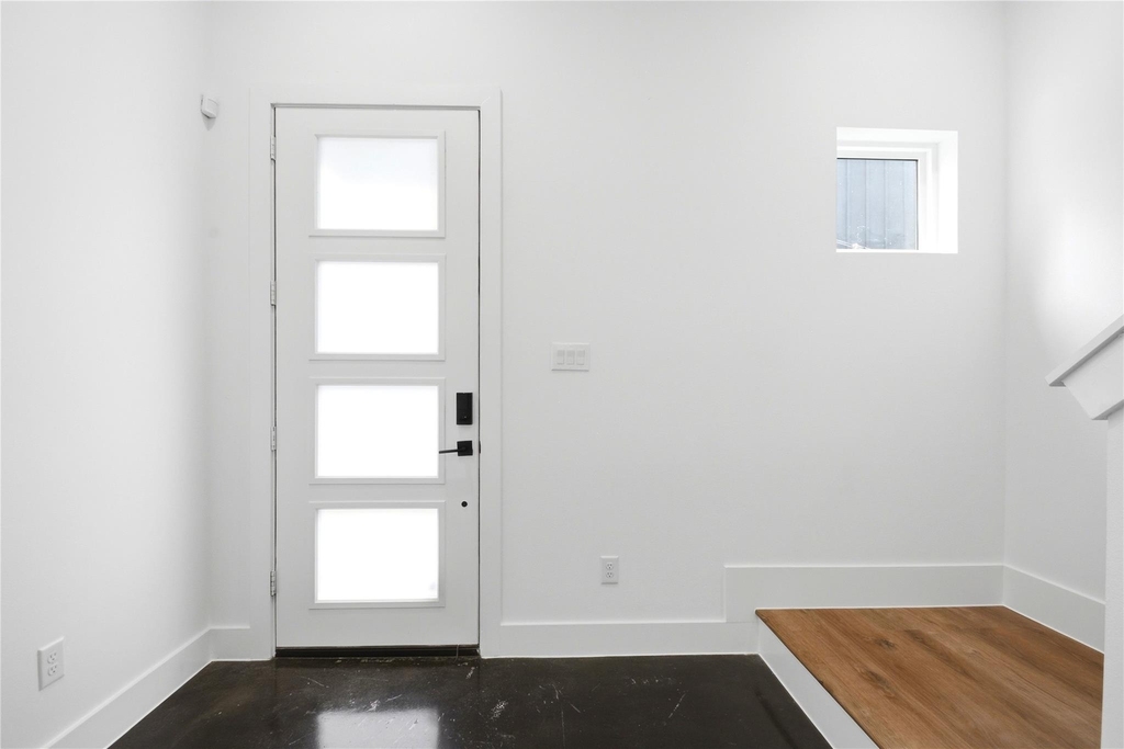 1307 Bayou Street - Photo 4