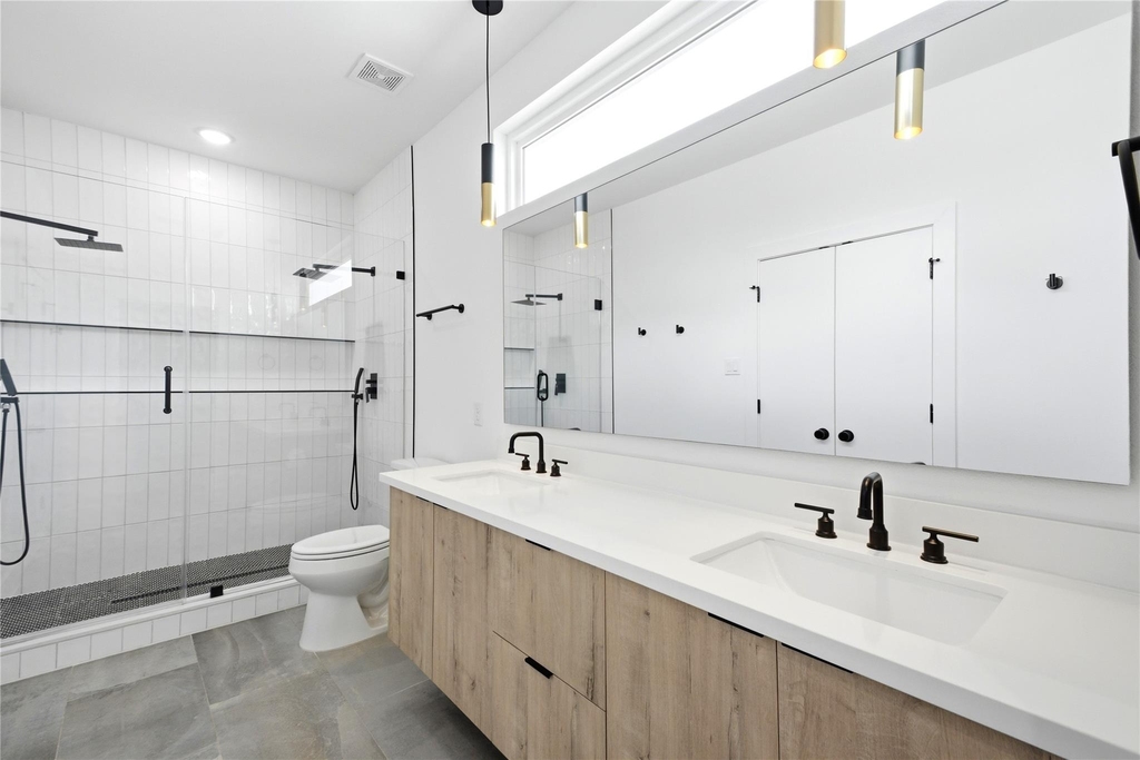 1307 Bayou Street - Photo 25