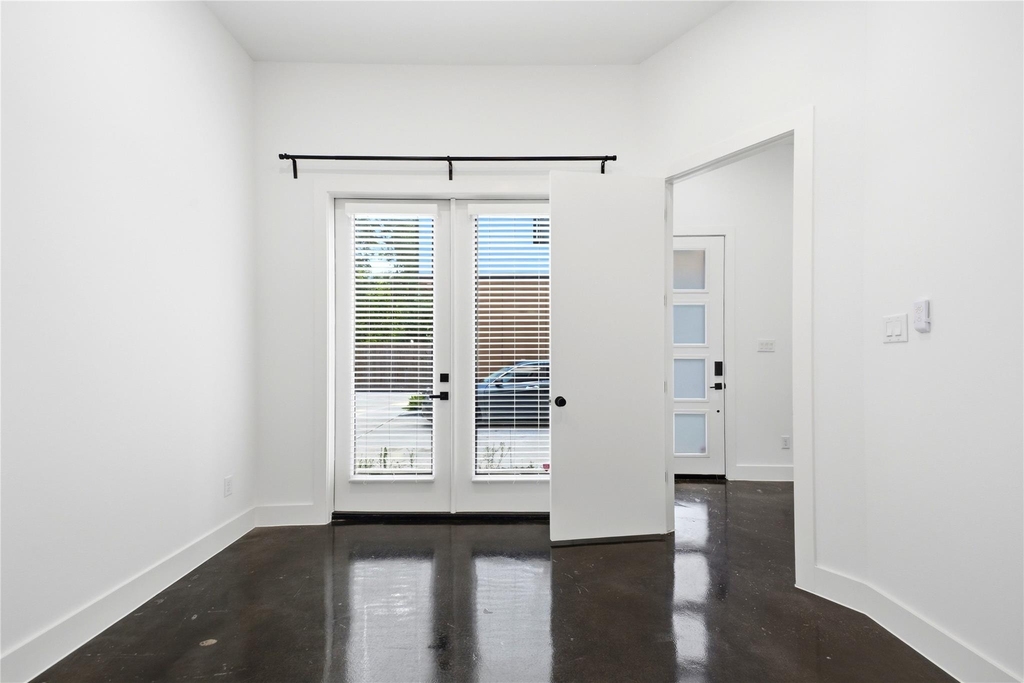 1307 Bayou Street - Photo 5