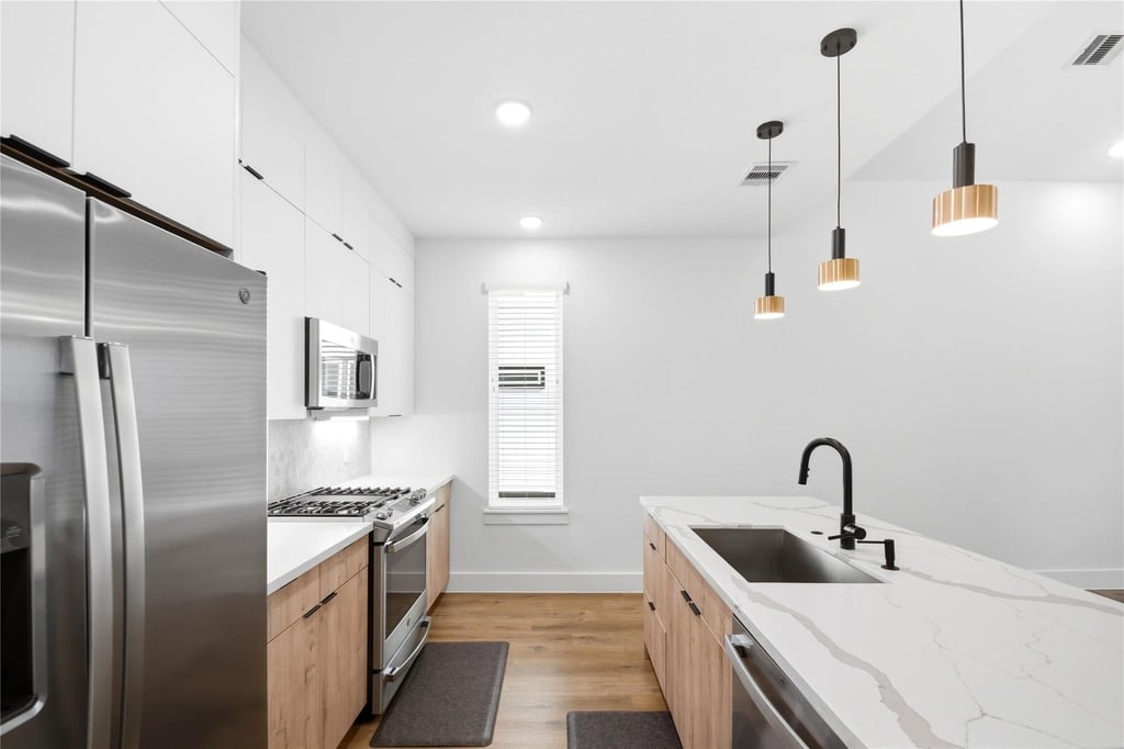 1307 Bayou Street - Photo 10