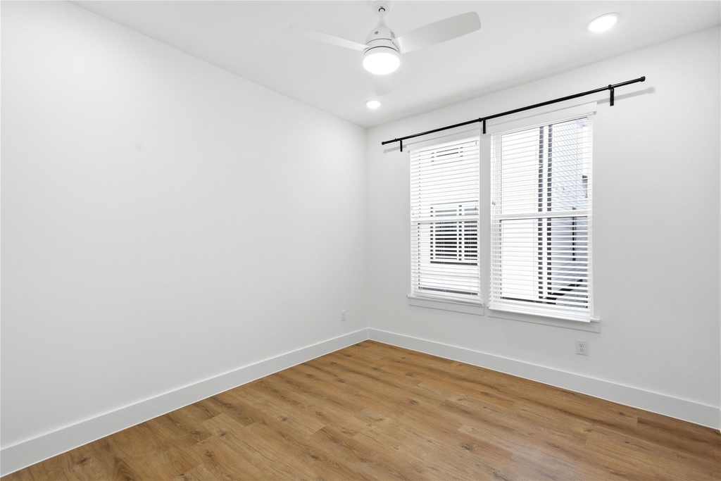 1307 Bayou Street - Photo 7