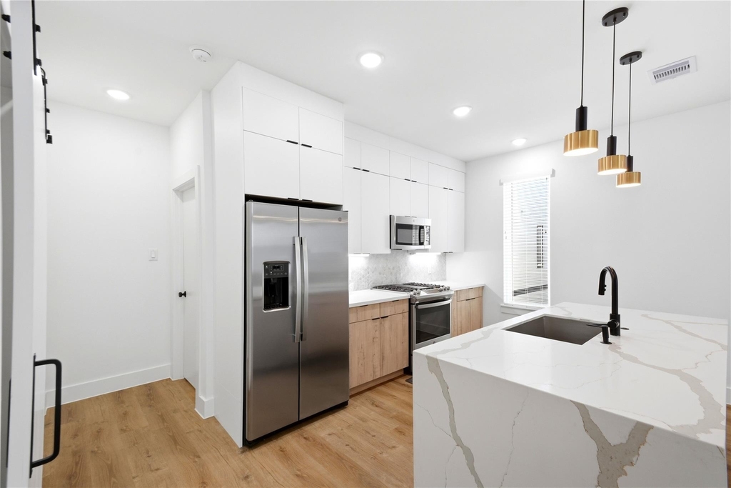 1307 Bayou Street - Photo 13