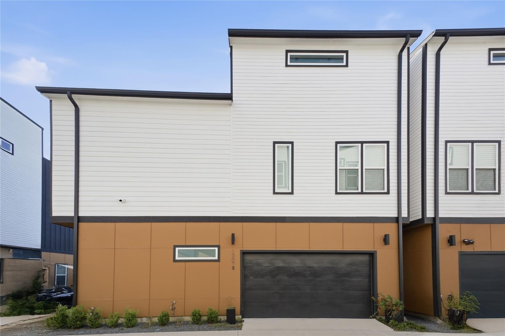 1307 Bayou Street - Photo 1