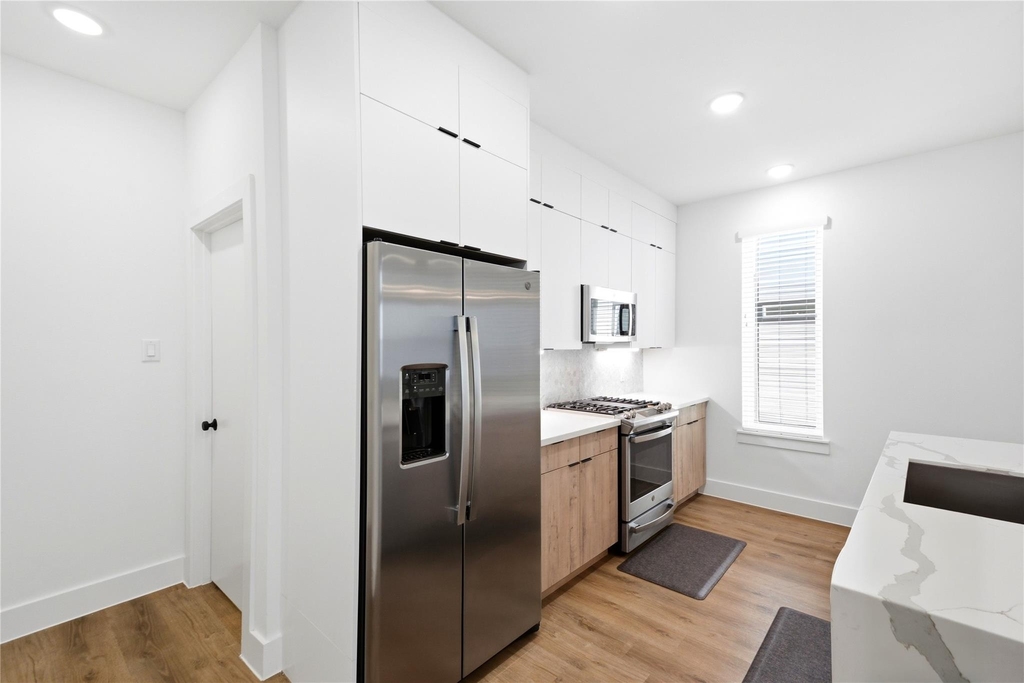 1307 Bayou Street - Photo 6