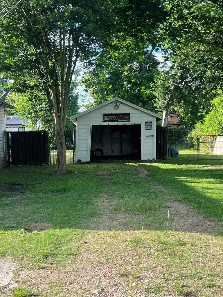 122 W Pecan Lane - Photo 1