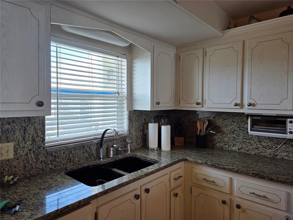 9 Haig Place - Photo 13
