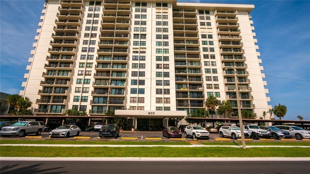 400 Island Way - Photo 1