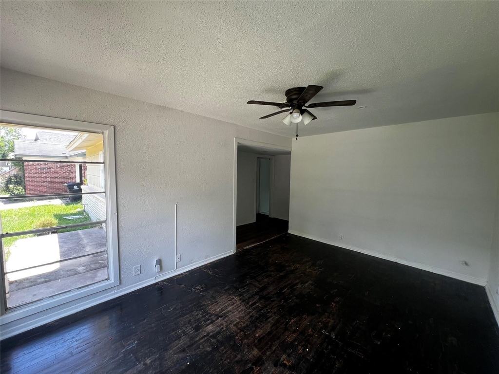 9306 St Lo Road - Photo 3
