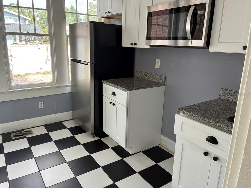 611 S Willow Avenue - Photo 12