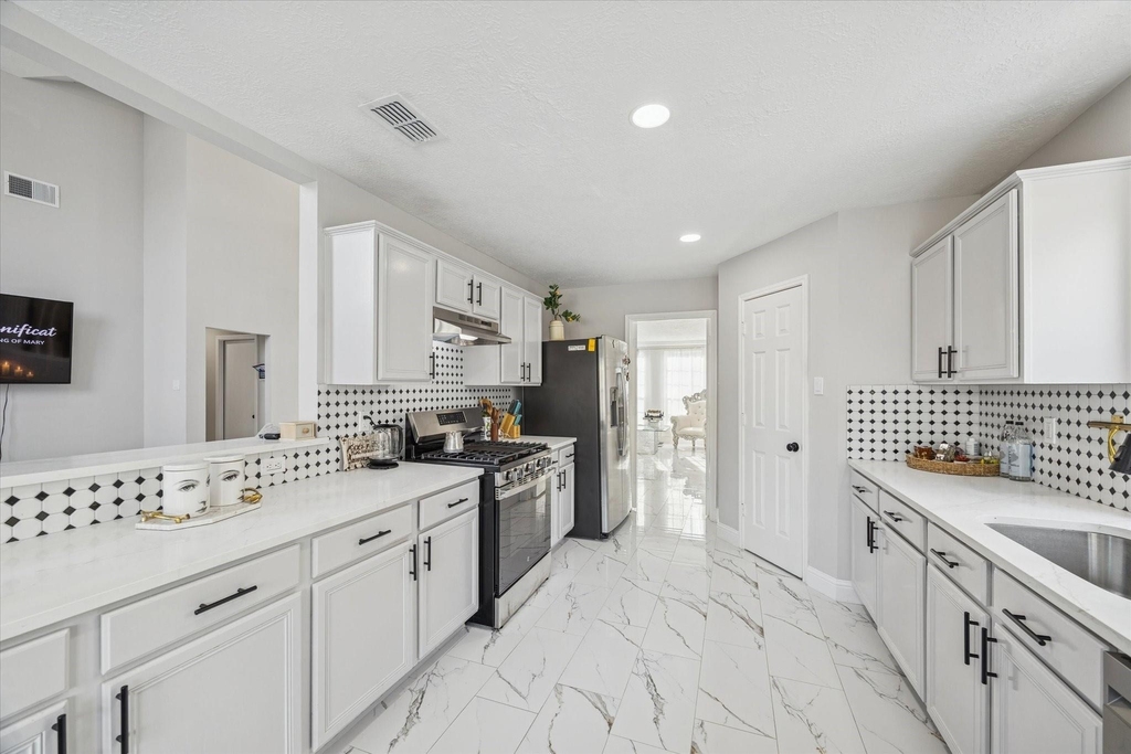 11306 Avon Place - Photo 9