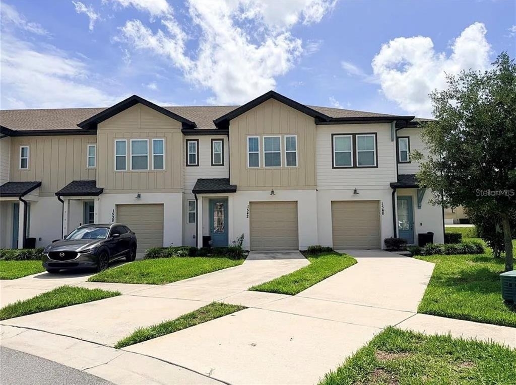 1542 Discovery Street - Photo 0