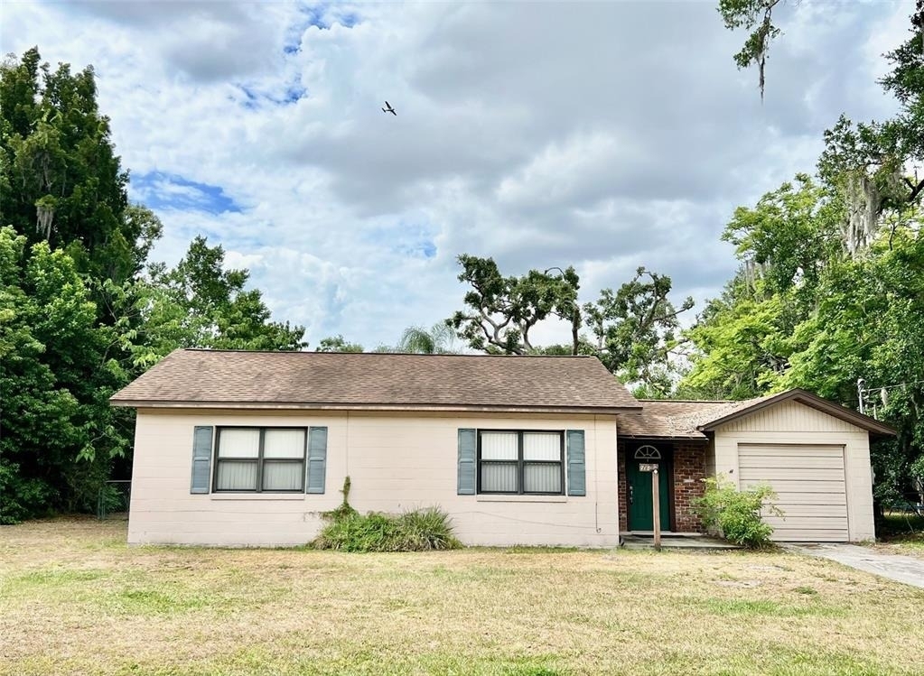 718 Buckminster Circle - Photo 0