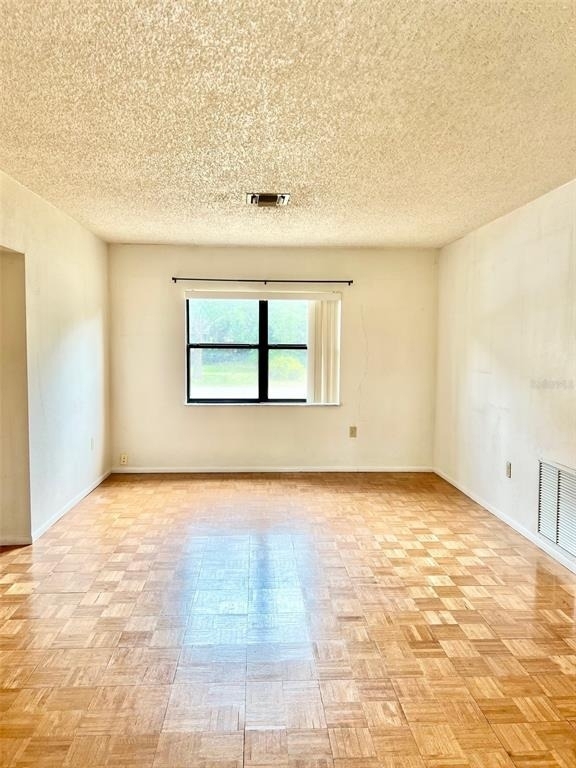 718 Buckminster Circle - Photo 2