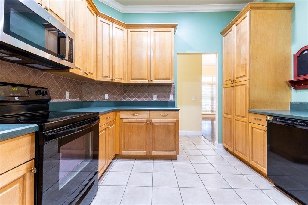 2429 Nw 93rd Street - Photo 15