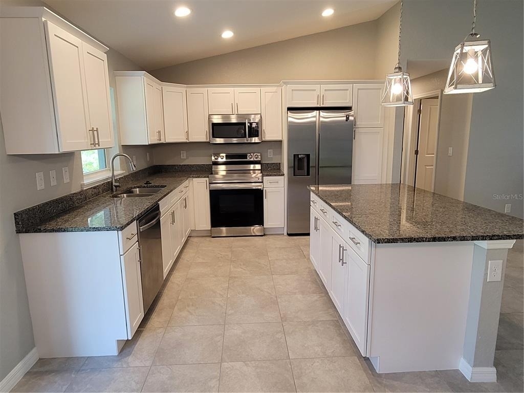 13481 Drysdale Avenue - Photo 4