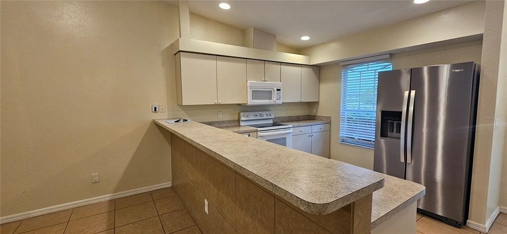 1628 Sw Santa Barbara Place - Photo 3