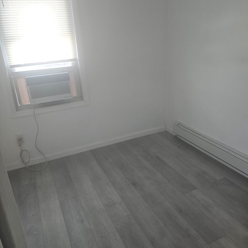 90-18 Park Lane South - Photo 1