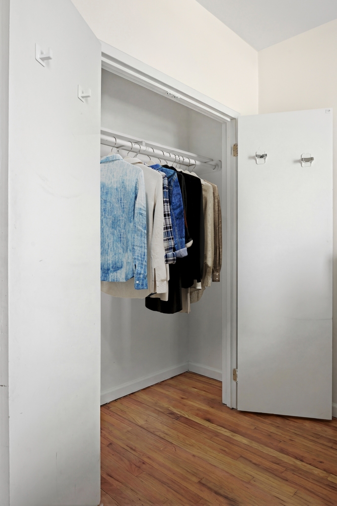 1581 Bergen Street - Photo 6