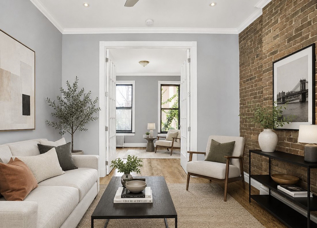 10th Avenue - Photo 0