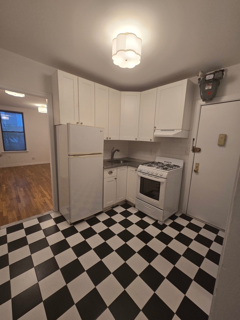 334 East 73rd Street - Photo 6