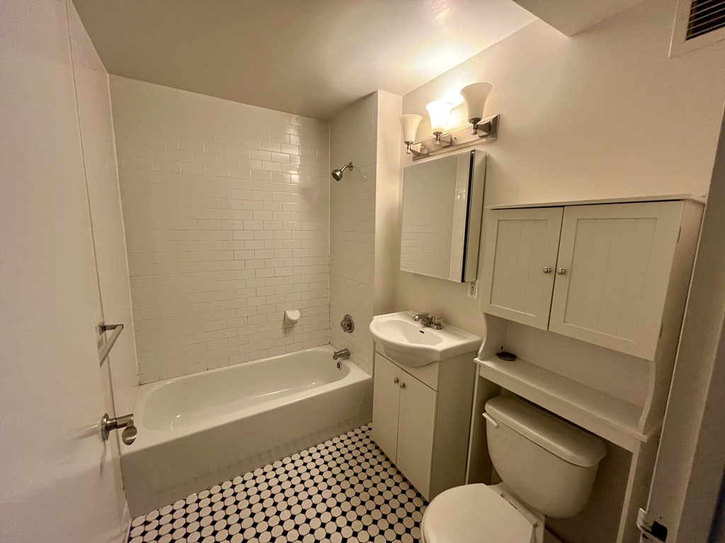 West 96th Street - Photo 5