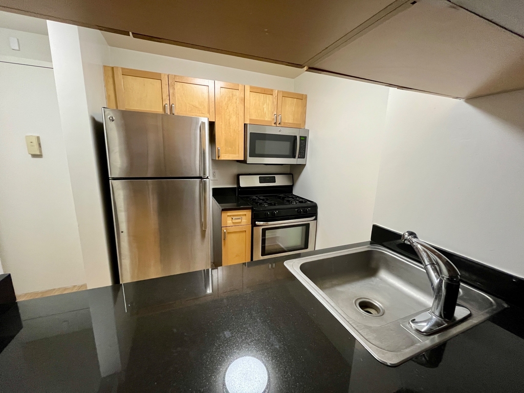 West 96th Street - Photo 7