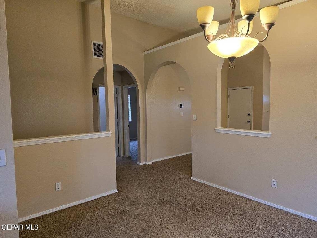 12105 Castle View Way - Photo 7