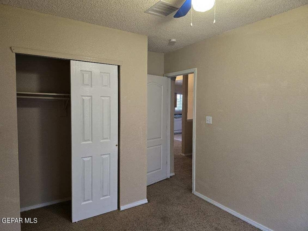 12105 Castle View Way - Photo 9
