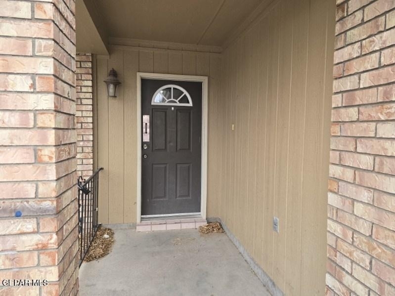 12105 Castle View Way - Photo 1