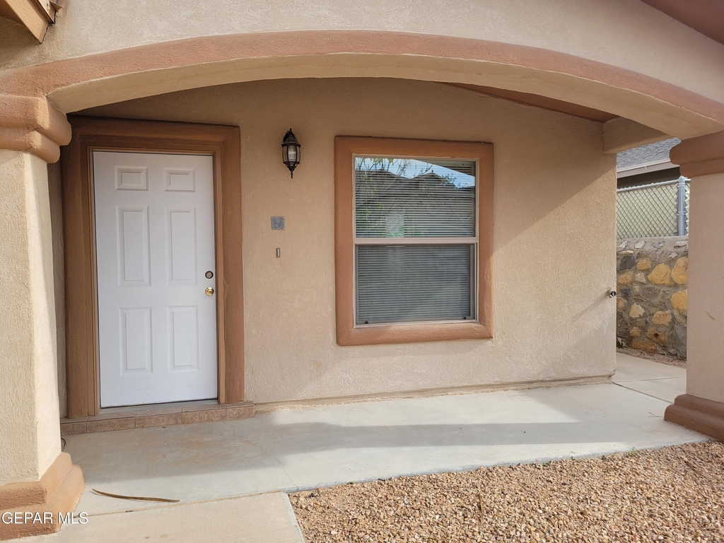 14211 Otter Point Drive - Photo 4