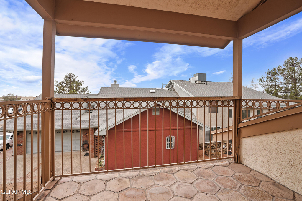 1805 Gurss Place - Photo 30