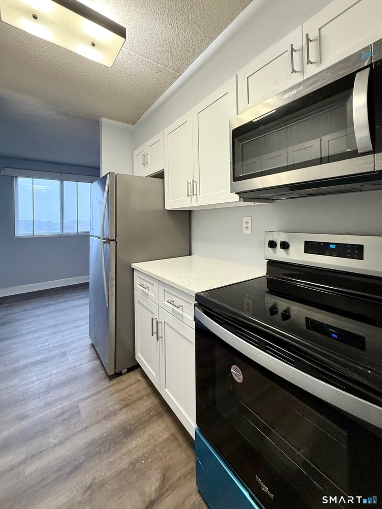 120 Huntington Turnpike - Photo 2