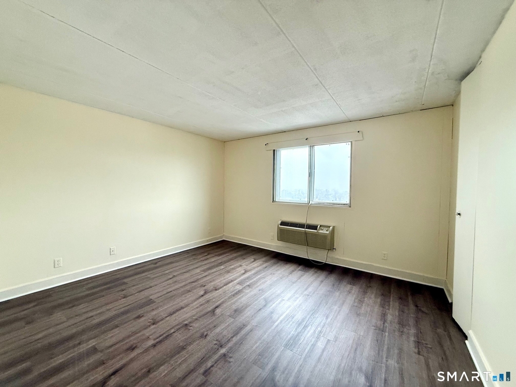120 Huntington Turnpike - Photo 4