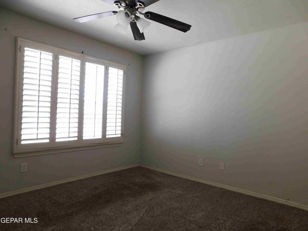 10051 Railroad Drive - Photo 15
