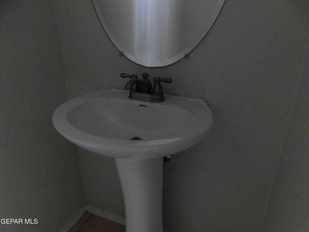 10051 Railroad Drive - Photo 11