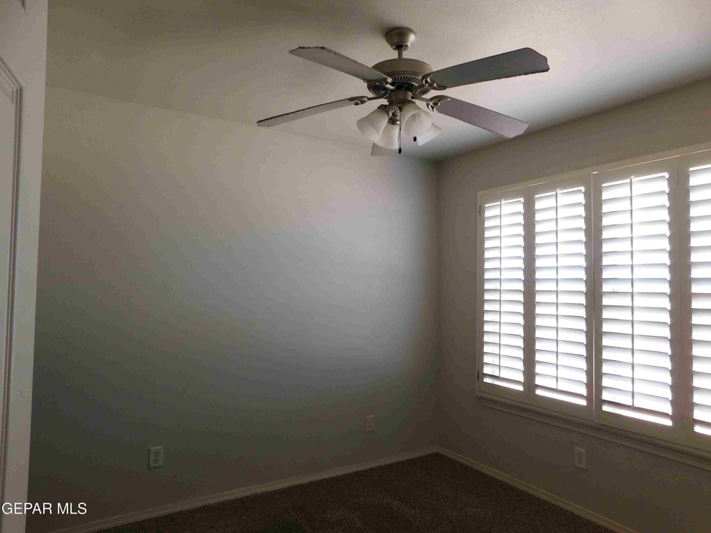 10051 Railroad Drive - Photo 18