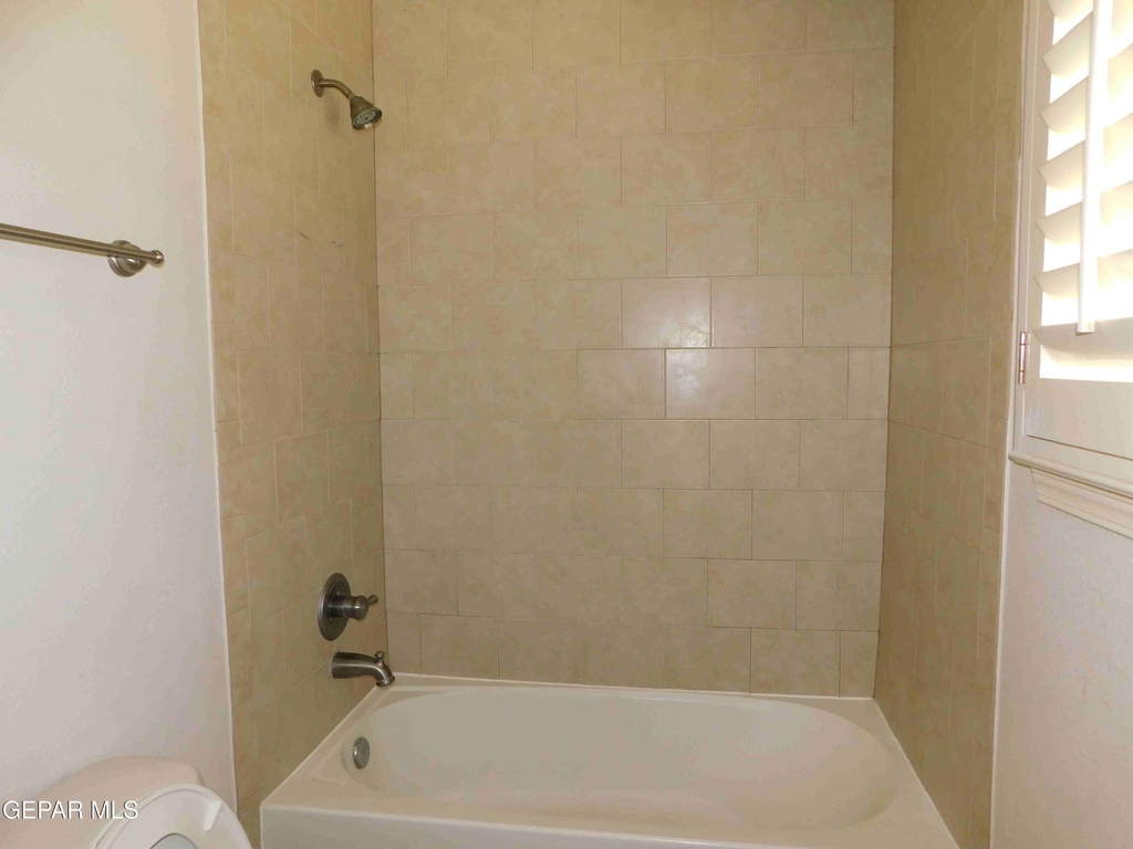 10051 Railroad Drive - Photo 16