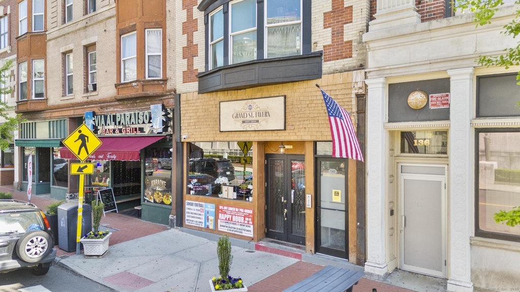 140 Grand Street - Photo 8