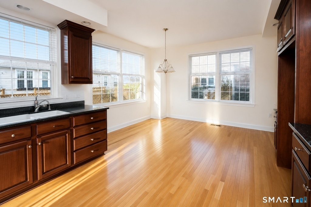 129 Park Street - Photo 3