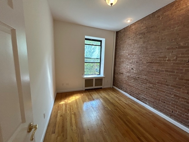 1402 Lexington Avenue - Photo 8
