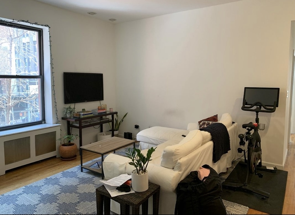 1402 Lexington Avenue - Photo 1