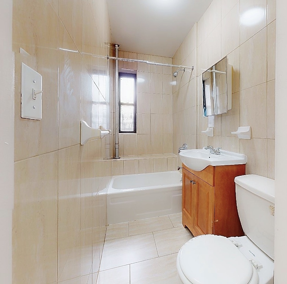 31-15 32nd Street - Photo 3
