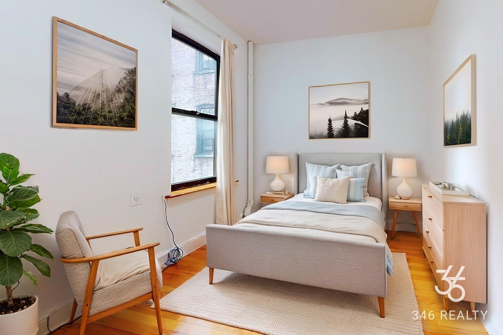 31-15 32nd Street - Photo 1