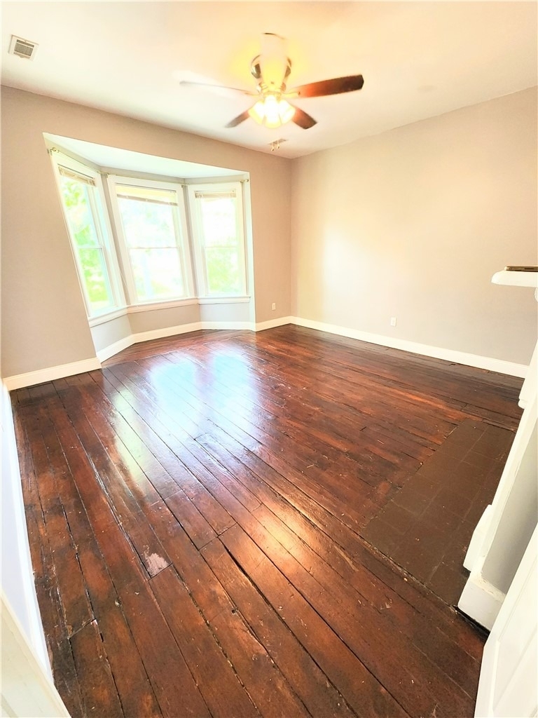 736 Clarissa St - Photo 6