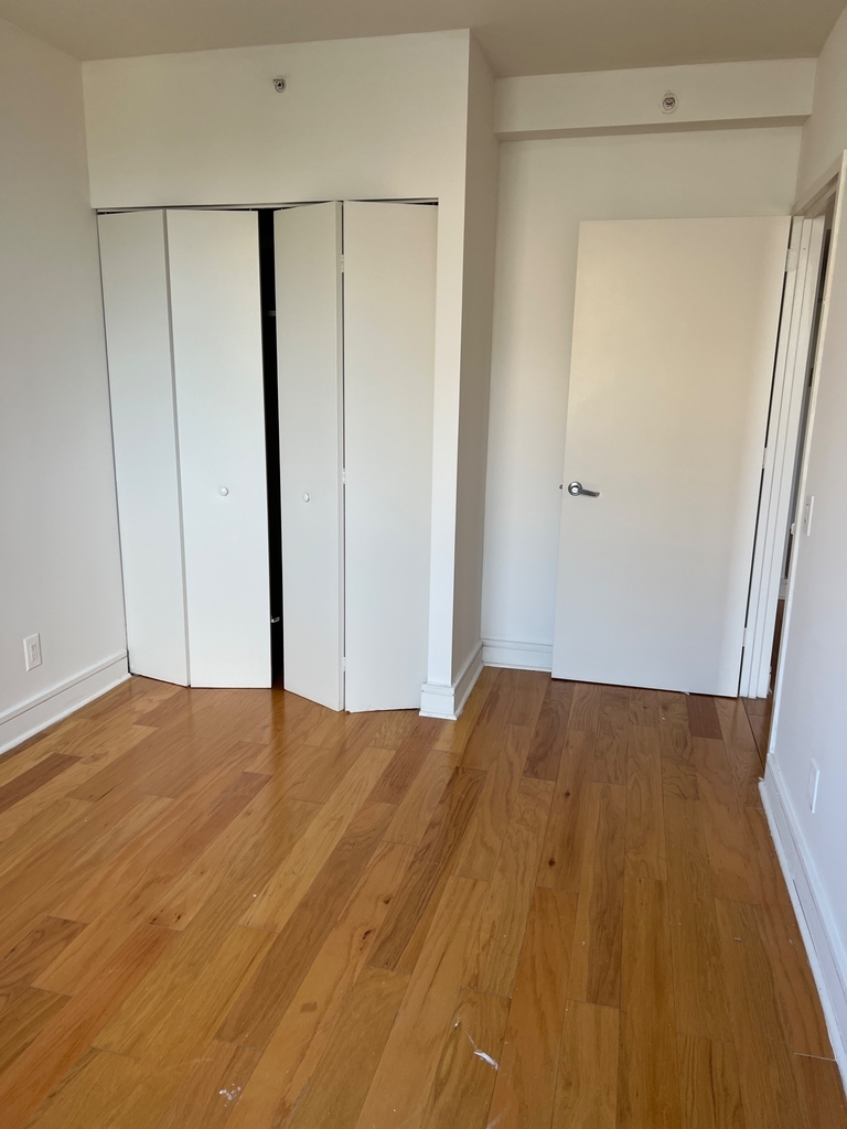 West 96th Street - Photo 10